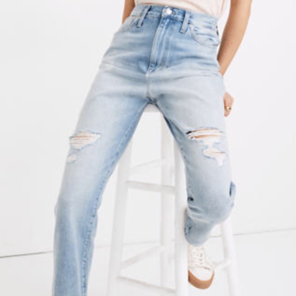 Madewell mom jean in Gilford  wash
